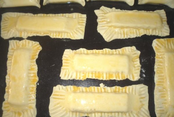 Camadas de queijo de massa folhada