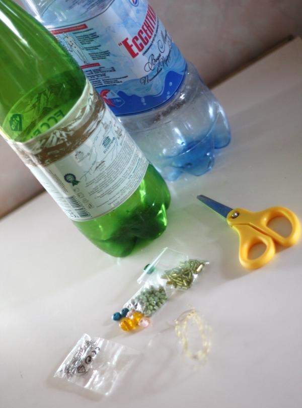 Plastikiniai butelių auskarai