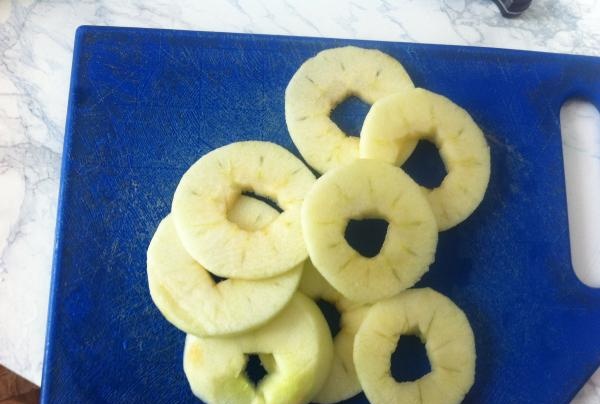 Auzu pārslu pankūkas ar āboliem