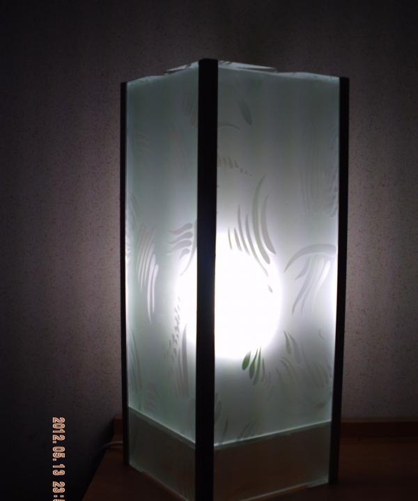 Lampor gjorda av dekorativt glas