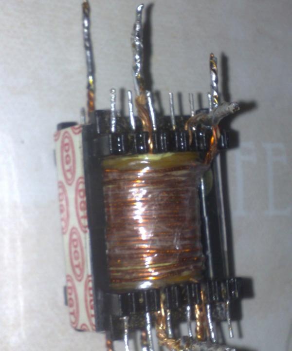 Bộ chuyển đổi mạnh mẽ để cấp nguồn cho loa siêu trầm từ mạng trên bo mạch 12 volt