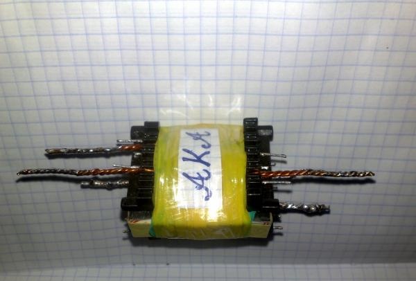 Snažni pretvarač za napajanje subwoofera iz ugrađene mreže 12 volti