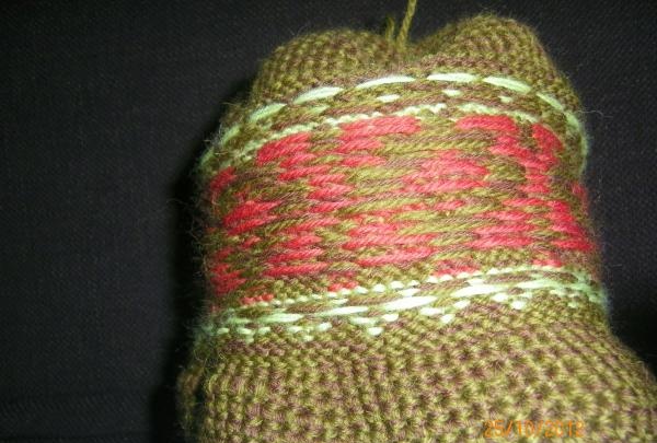 Varm strikket hat til vinteren