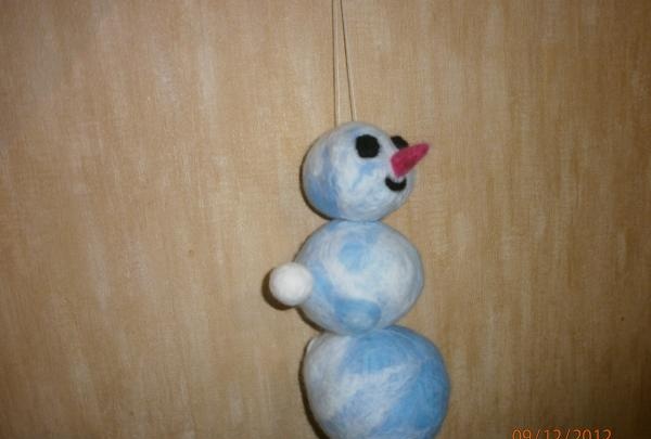 Boneco de neve de lã feltrada