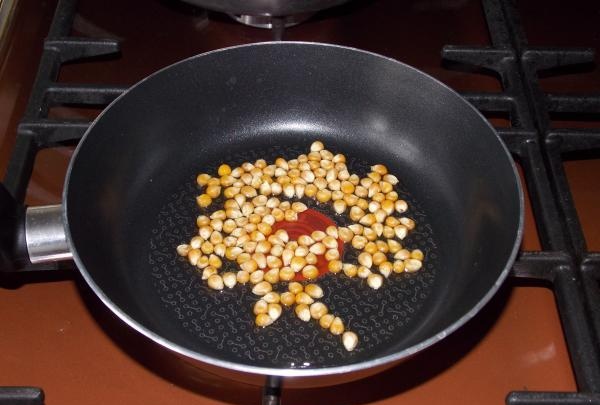 Matlagning Popcorn hemma
