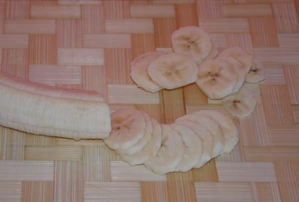 Gatavojot banānu čipsi