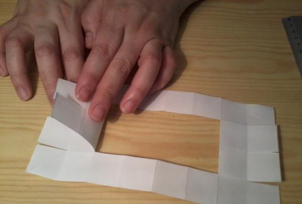 Cube - หม้อแปลงไฟฟ้าจากกระดาษ