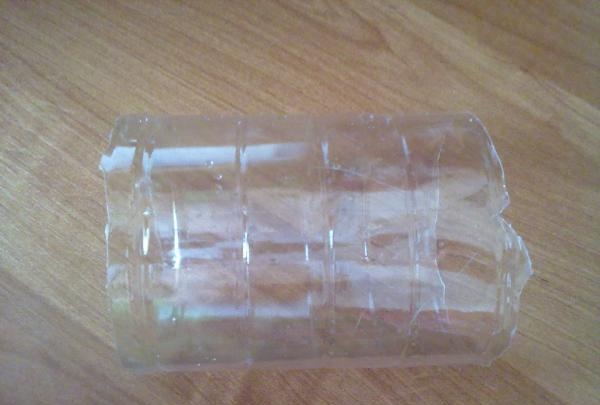 Pirmos pagalbos rinkinys iš plastikinių butelių