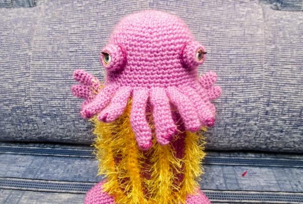 Monstru Krang tricotat
