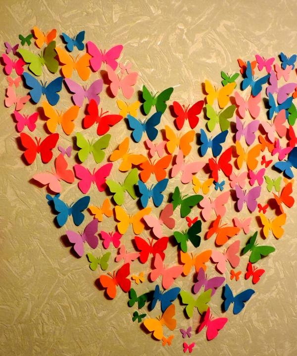 decoración de mariposas en la pared