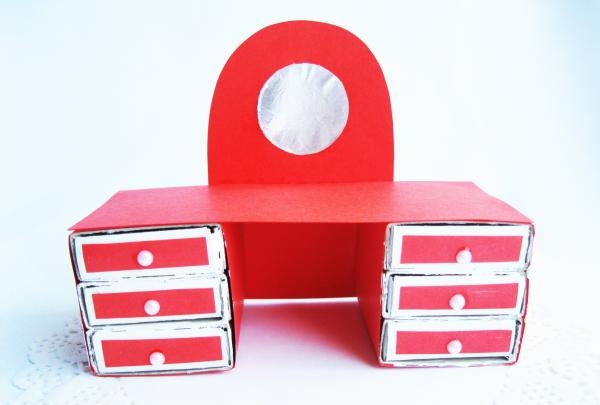 matchbox fésülködő asztal