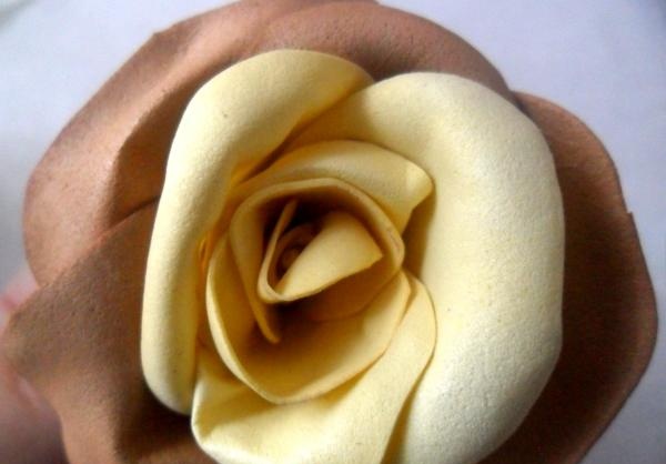 Как да си направим роза от фоамиран