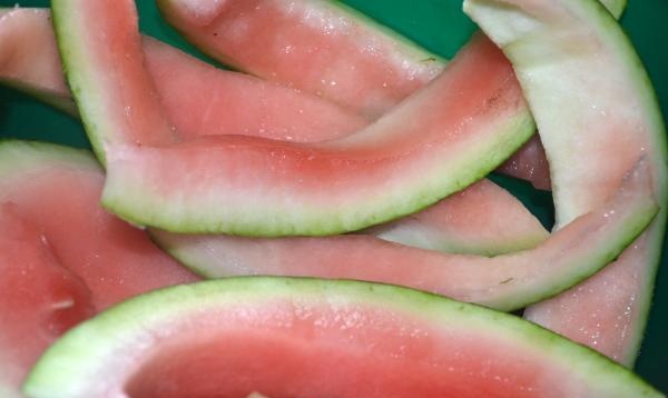 Peach watermelon peels