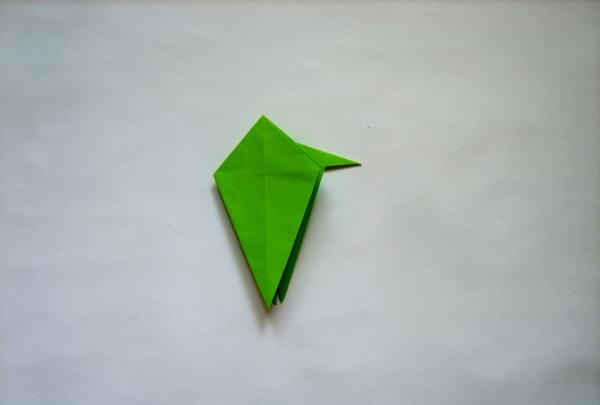 decorar um presente com flores de origami