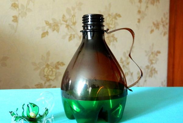 Servetėlių laikiklis pagamintas iš plastikinių butelių