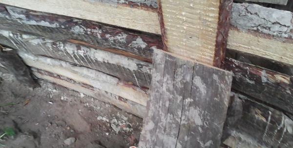 repararea fundației unei case din lemn