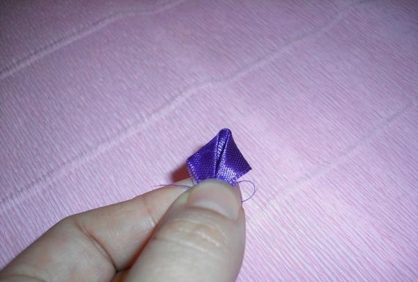 Abrazadera violeta