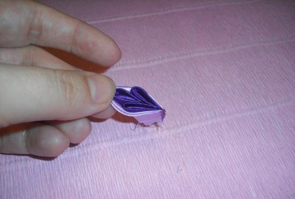 Abrazadera violeta