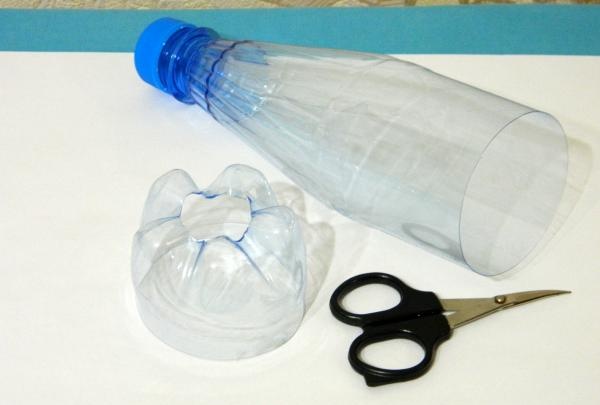 Vas från en plastflaska
