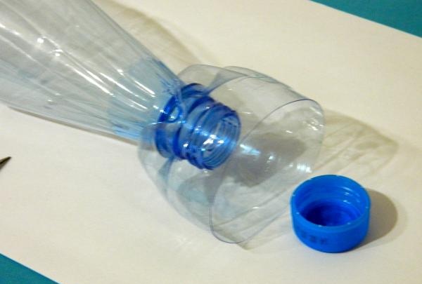Vas från en plastflaska