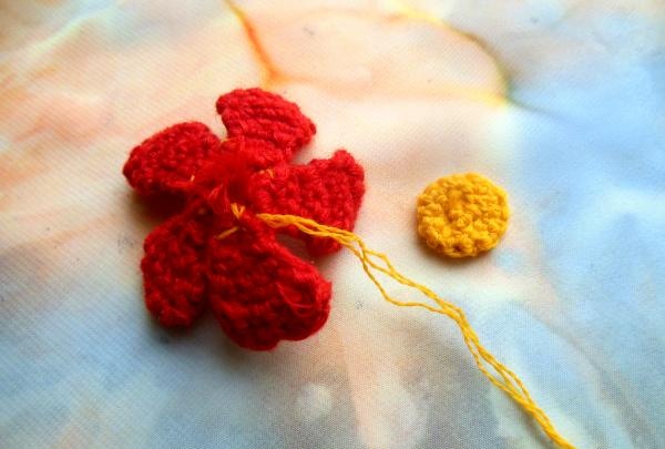 Crochet gloxinia