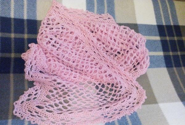 Crochet merah terang mencuri
