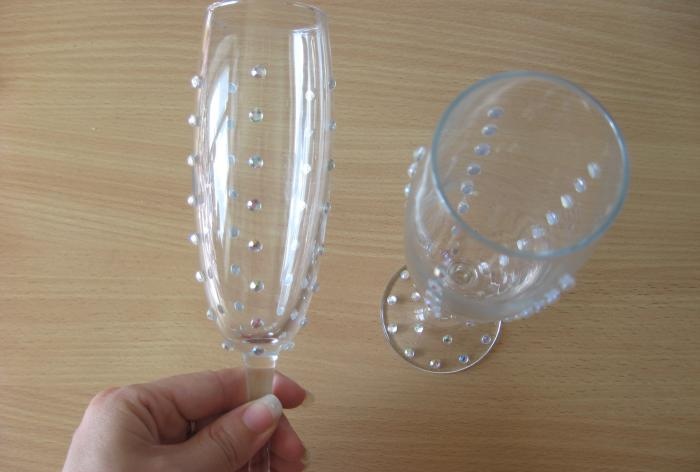 Wedding glasses in lilac color