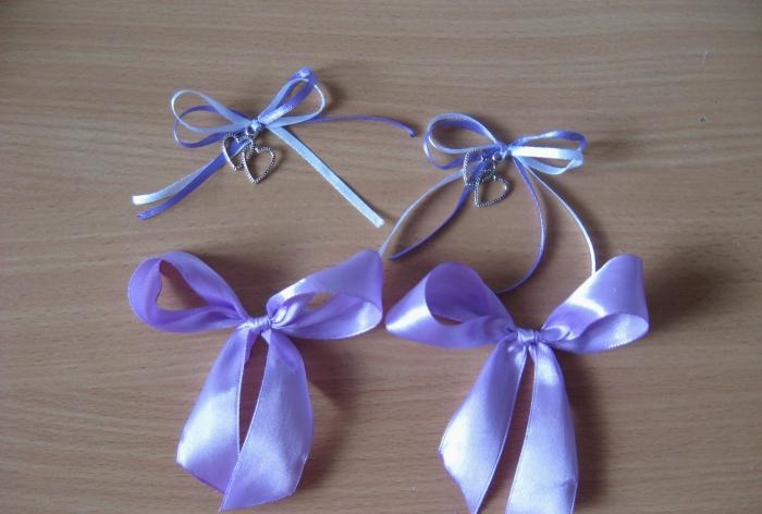 Hochzeitsbrille in lila Farbe