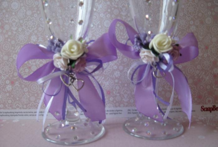 Svadobné poháre v lila farbe