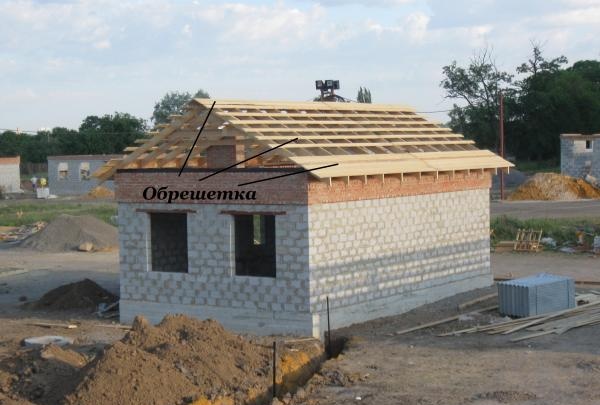 Výroba štítové střechy