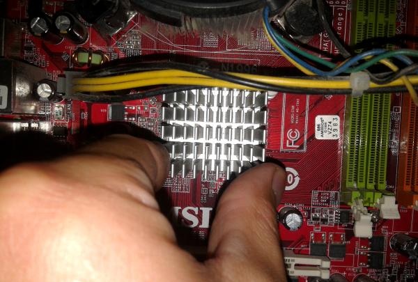 How to disassemble a computer and clean it