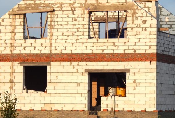 Pembinaan rumah dari blok gas