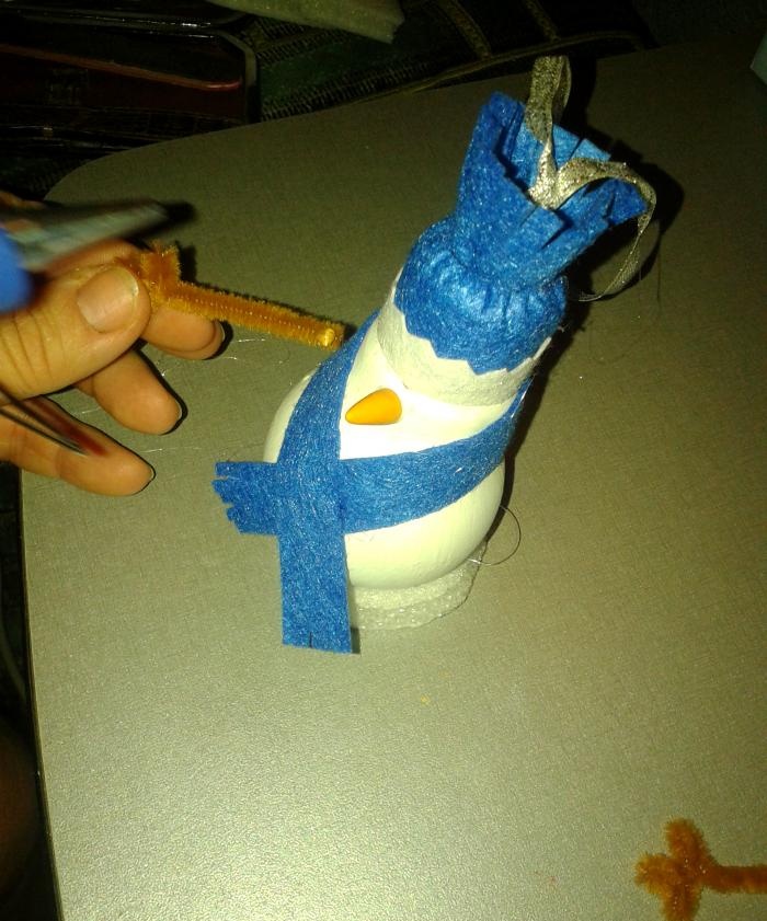 Snowman dari mentol lampu