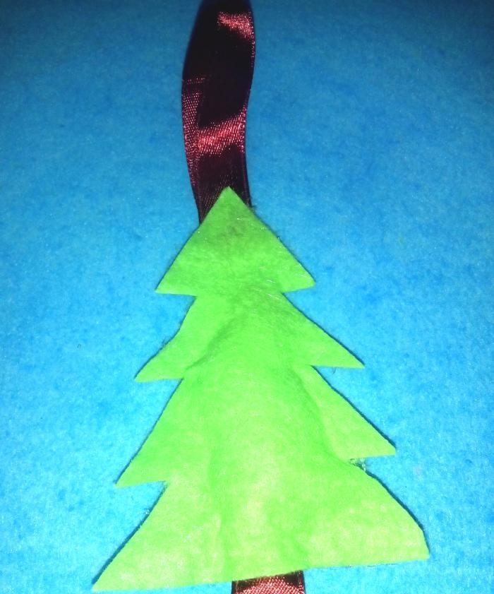 Vánoční strom z viskózové ubrousky