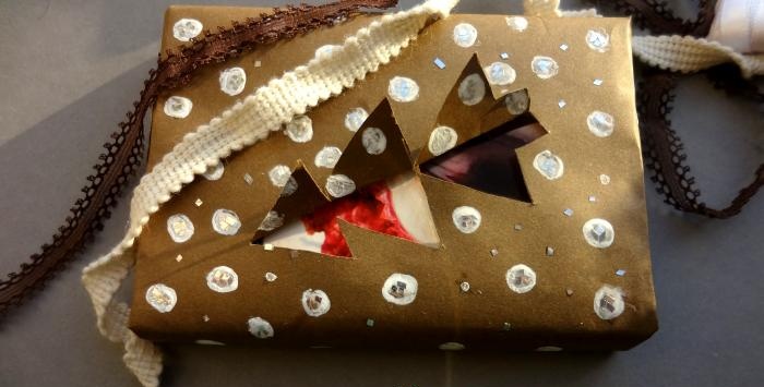 Wrapping Hadiah Tahun Baru Vintage