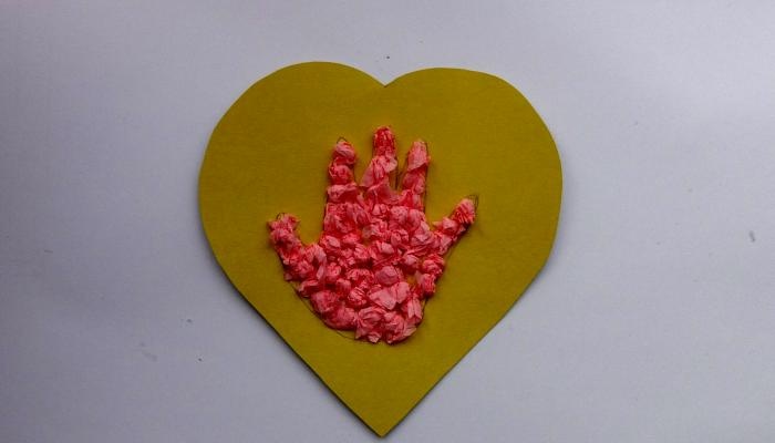 Card de felicitare Inima cu o palmă pentru copii