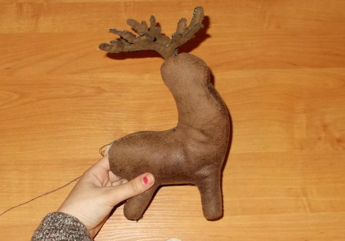 DIY jelen hračka