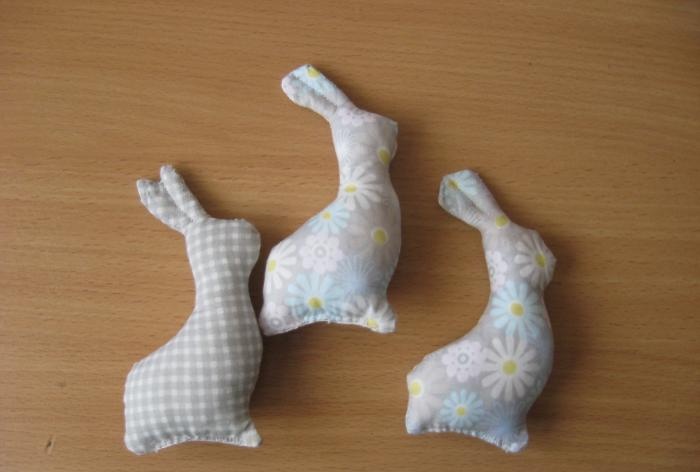Velikonoční zajíčky z tkaniny