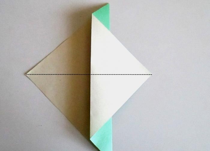 Cum se face o pasăre origami