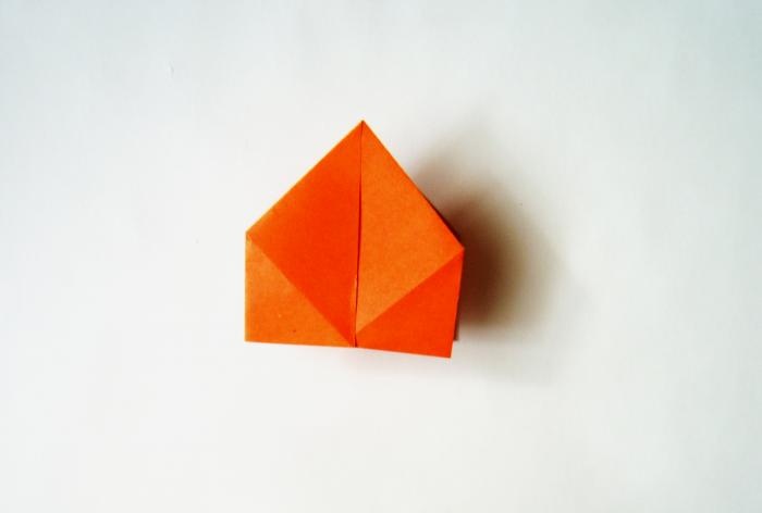 Origami papirboks i form av en katt
