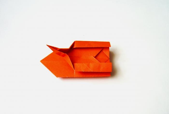 اوريغامي ورقة مربع في شكل قطة