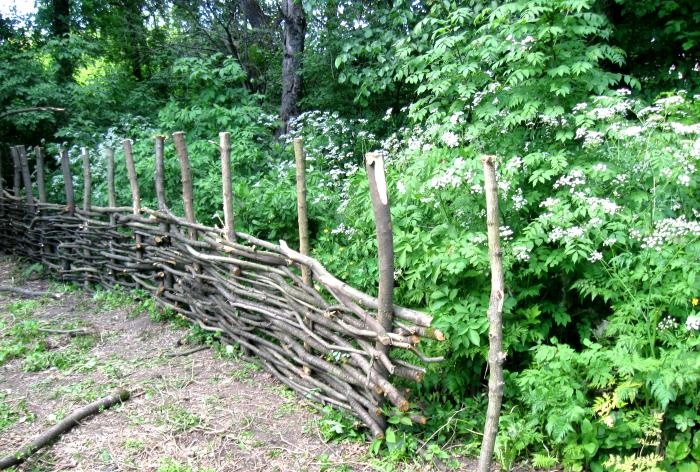 Making a wicker fence