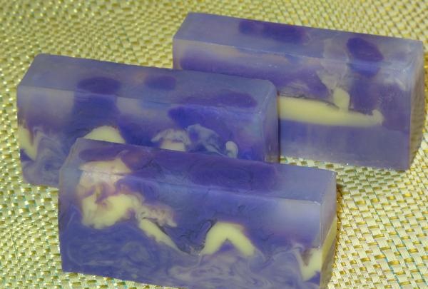 Soaps with swirls from the base