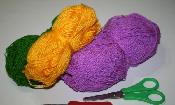 Yarn of several colors