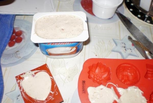 tazas de crema agria o yogurt