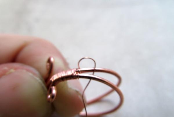 Anel de fio de cobre