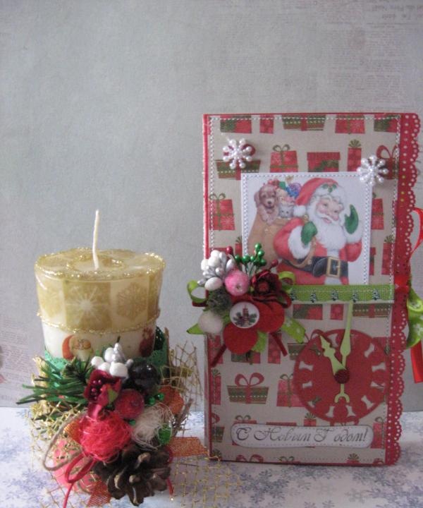 Świeca i dekoracja świąteczna