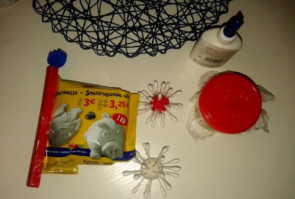 Balls and flowers from cotton buds
