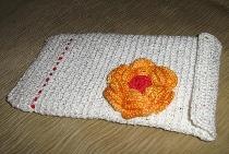 Husa tricotata cu decor pe tableta