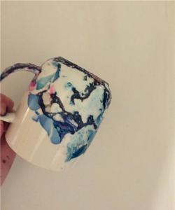 Workshop for decorating a unique mug